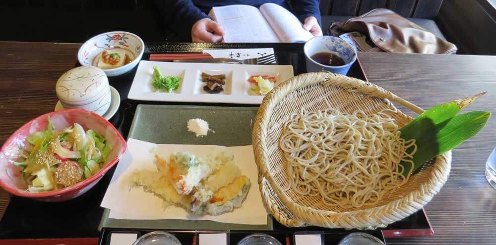 Chilled soba noodles with tempura