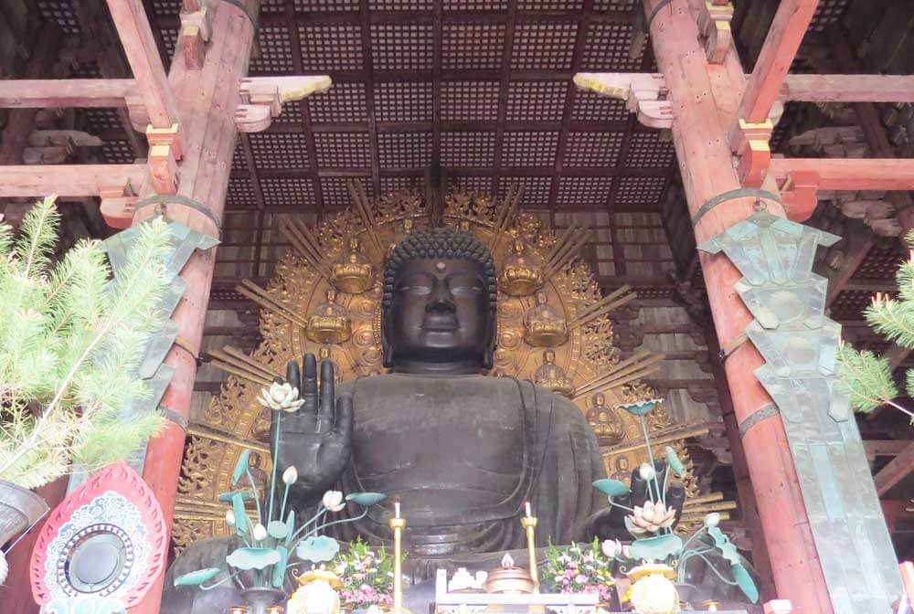 The 15m tall bronze Buddha at Todai-ji