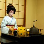 Maiko Hostess Performing Tea Cermony | © scjody via Flickr